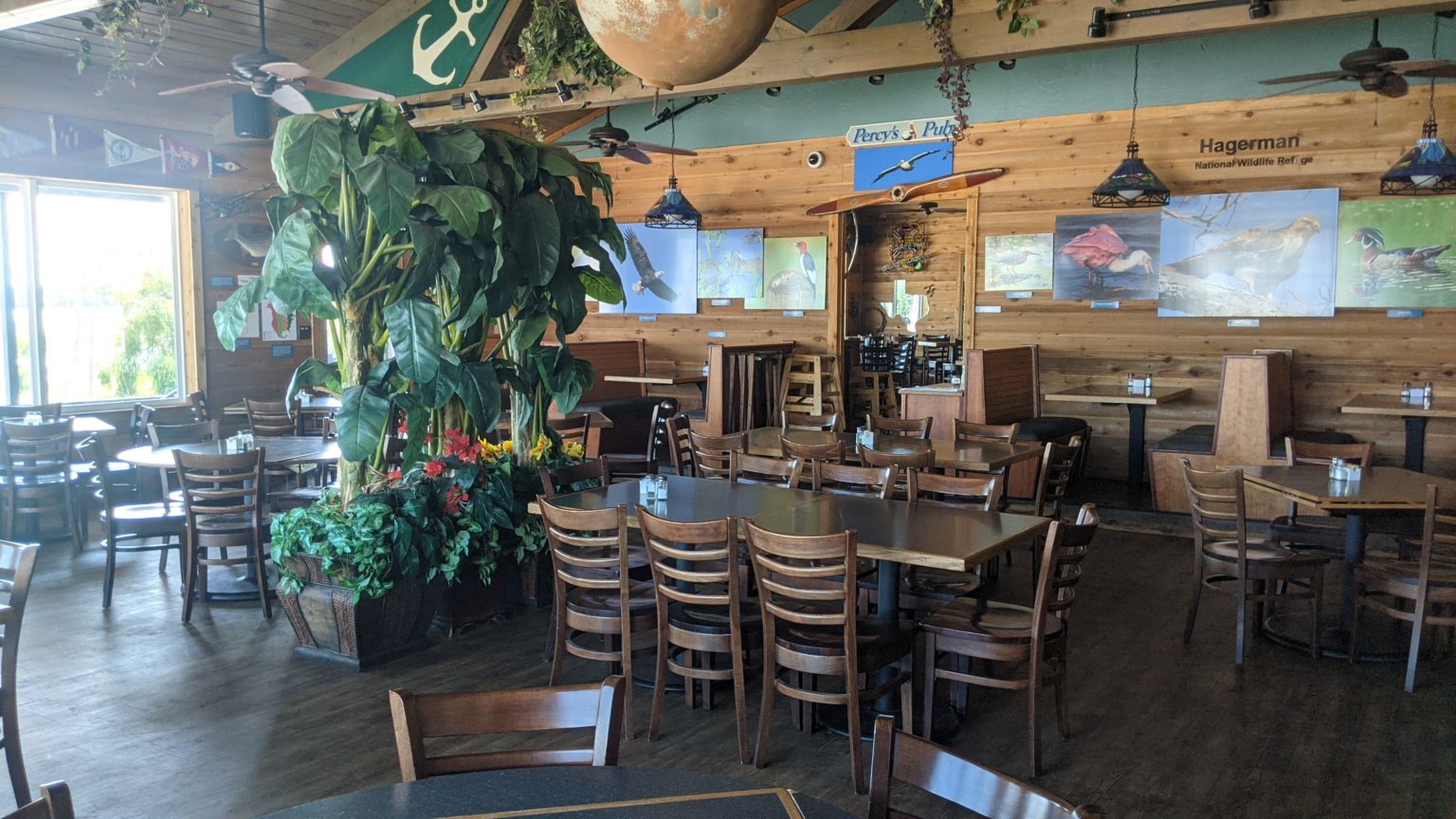 Pelican's Landing Waterfront Restaurant